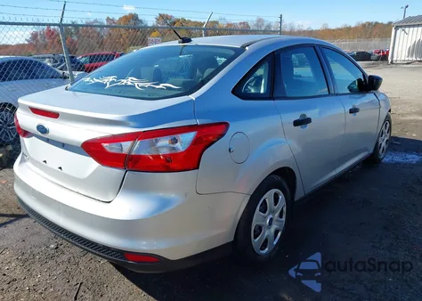2012 Ford Focus S z USA, uszkodzony, nr VIN 1FAHP3E20CL319529